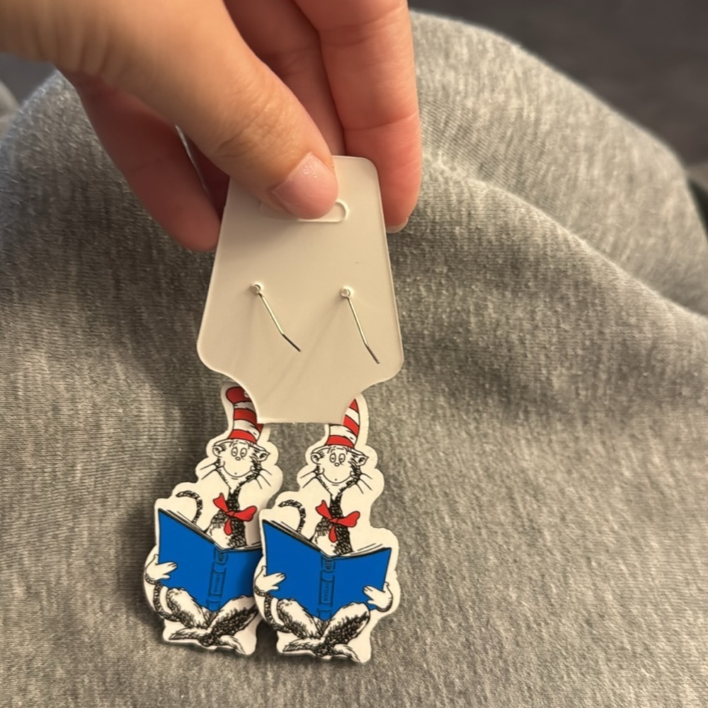 🛍️BUNDLE 3 for $17 DR SEUSS CAT IN HAT cute earrings kawaii food animal - Picture 2 of 2